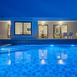 Kyamon Luxury With Heated Saltwater Pool Near Chania * Chania (Crete)
