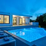 Kyamon Luxury With Heated Saltwater Pool Near Chania Villa
