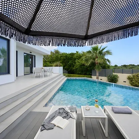 Villa Kyamon Luxury With Heated Saltwater Pool Near Chania Hanya