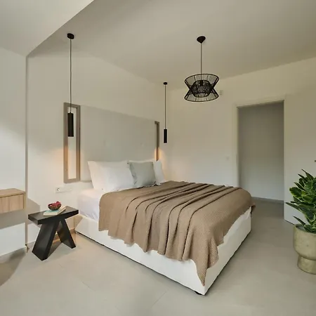 Kyamon Luxury With Heated Saltwater Pool Near Chania וילה