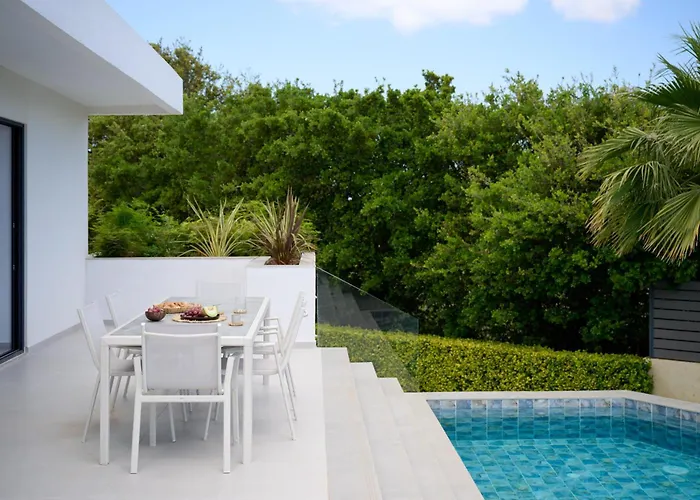 Kyamon Luxury With Heated Saltwater Pool Near Chania Вілла