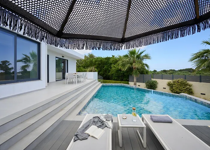 Вілла Kyamon Luxury With Heated Saltwater Pool Near Chania Ханья (Крит)