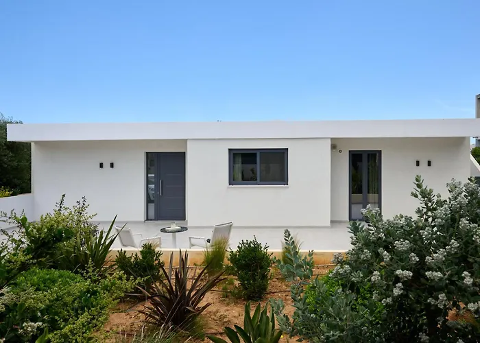 Вілла Kyamon Luxury With Heated Saltwater Pool Near Chania *