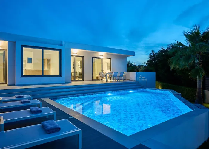 Kyamon Luxury With Heated Saltwater Pool Near Chania Вілла