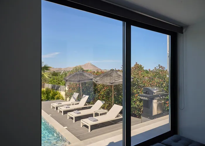 Вілла Kyamon Luxury With Heated Saltwater Pool Near Chania Ханья (Крит)