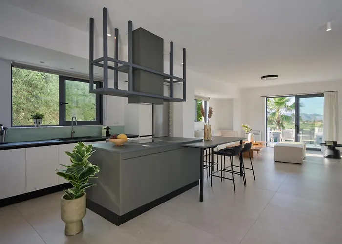 Kyamon Luxury With Heated Saltwater Pool Near Chania Вілла