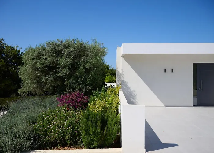 Kyamon Luxury With Heated Saltwater Pool Near Chania Вілла *